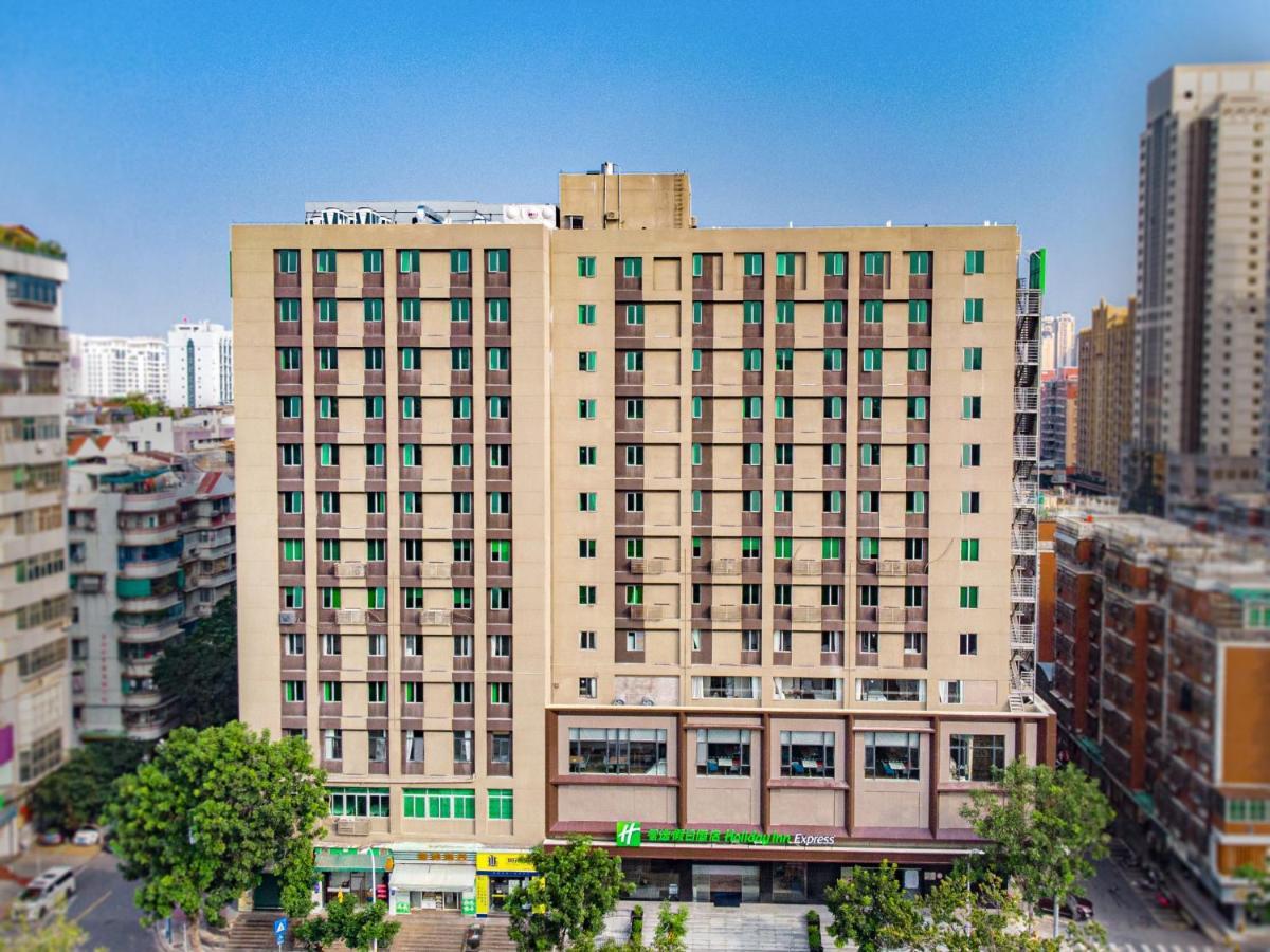 Holiday Inn Express Shantou City Center By Ihg Exterior photo